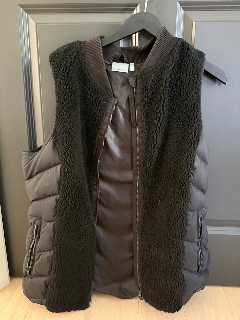 Athleta - Black Sherpa-Front Puffer Vest